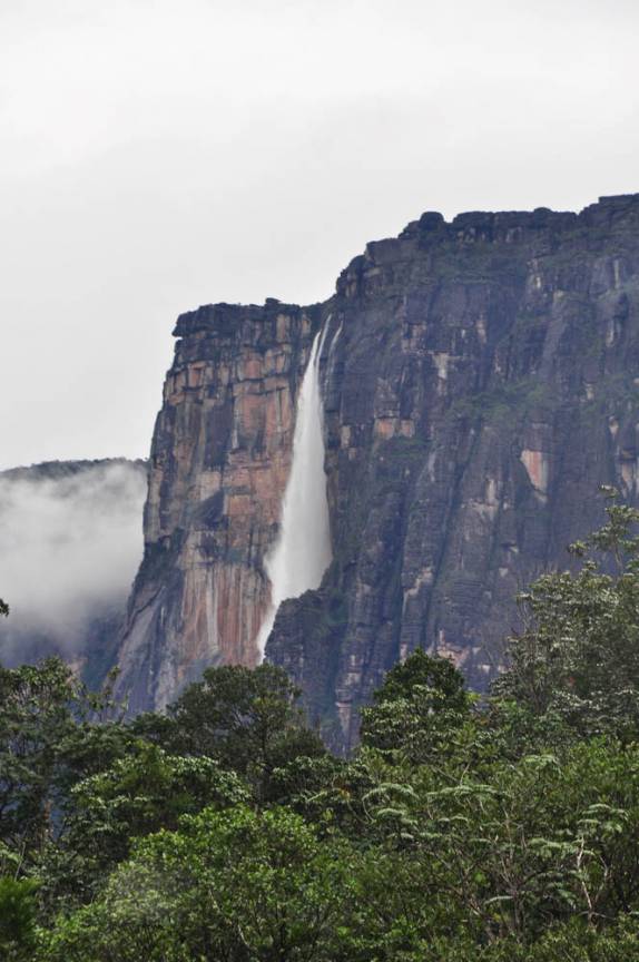 A primeira visão da Angel Falls, em Canaima, no sul da Venezueka